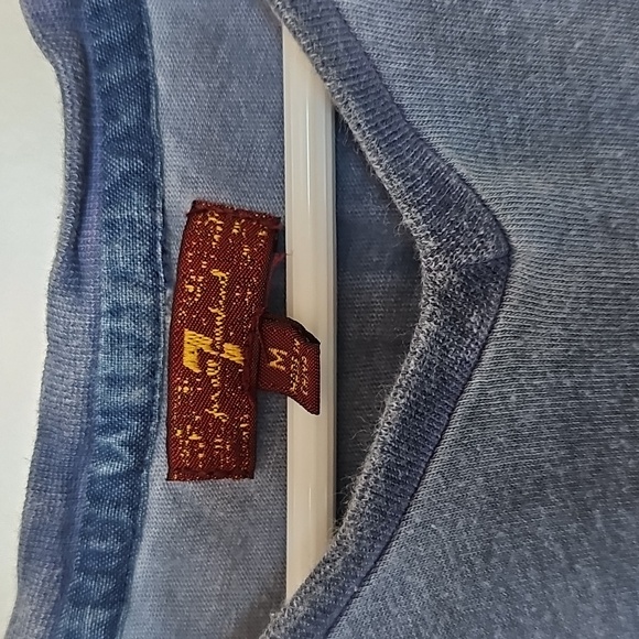 7 For All Mankind Distressed Blue V-Neck Shirt Sz M - Picture 3 of 5